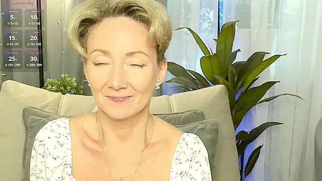 AkexandraFix online show from September 29, 2025, 12:55 pm