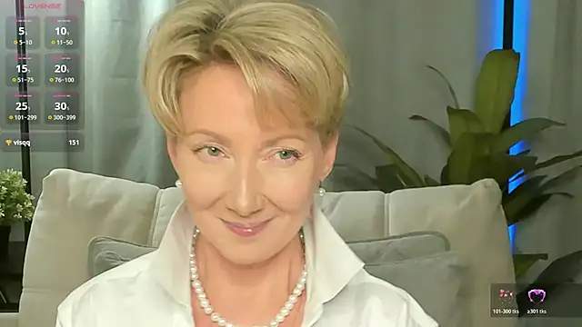 AkexandraFix online show from May 1, 2026, 2:00 pm