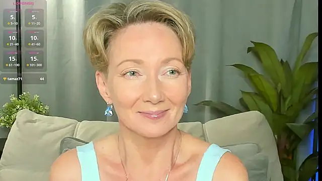 AkexandraFix online show from August 3, 2026, 2:01 pm