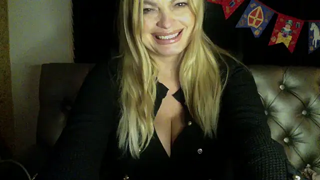 Lisavontease online show from November 29, 2025, 10:21 pm