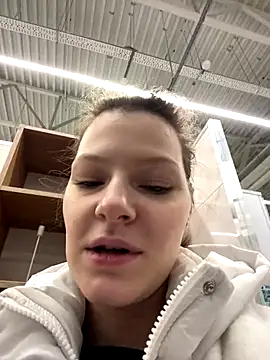 MaryHiggins online show from November 30, 2025, 12:28 pm