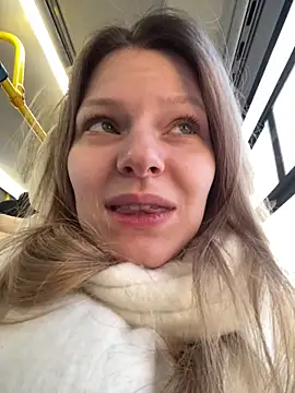 MaryHiggins online show from December 22, 2025, 11:43 am