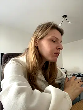 MaryHiggins online show from September 17, 2025, 12:51 pm