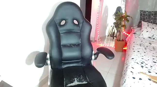 Snapshot of Ariana_girlhots chatting on March 11, 2025, 4:19 am Ariana girlhots online show from March 11, 2025, 4:19 am