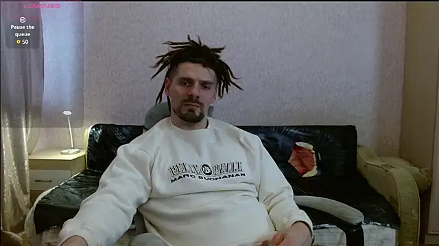 Aestheticguy101 online show from April 13, 2026, 1:48 pm