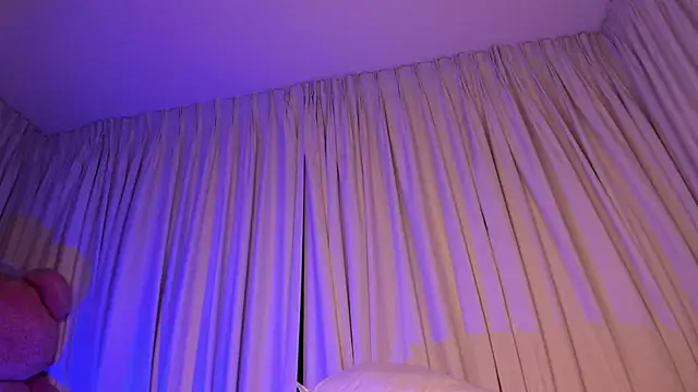 soyccherry  online show from February 18, 2025, 4:04 am