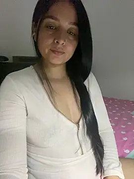 Snapshot of vellaAngel chatting on December 11, 2024, 4:18 am vellaAngel online show from December 11, 2024, 4:18 am