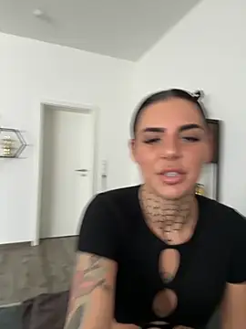 Snapshot of LexiCoco chatting on October 3, 2025, 9:33 am LexiCoco online show from October 3, 2025, 9:33 am