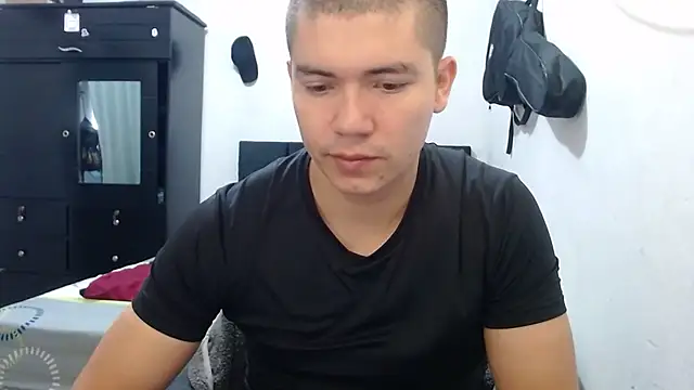 suckmydickbitch97 online show from December 4, 2025, 1:43 pm