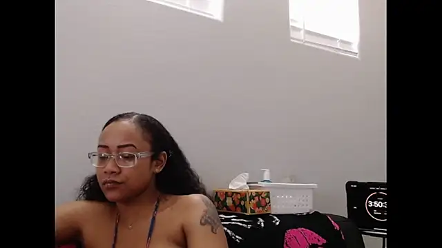 Snapshot of RylHoneyy chatting on February 22, 2026, 7:59 pm RylHoneyy online show from February 22, 2026, 7:59 pm