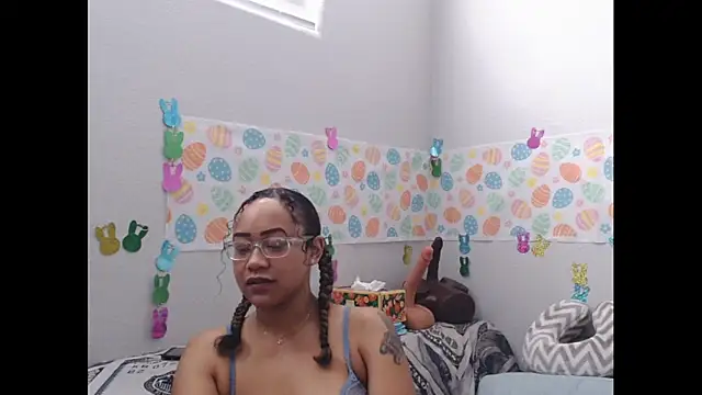 RylHoneyy online show from March 29, 2026, 6:42 pm