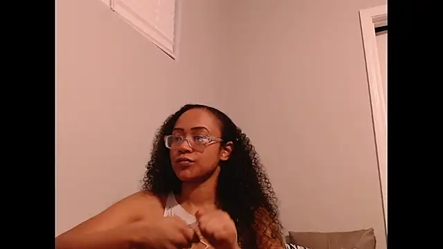 Snapshot of RylHoneyy chatting on February 17, 2026, 2:53 am RylHoneyy online show from February 17, 2026, 2:53 am