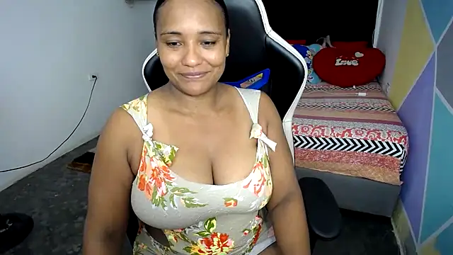 Snapshot of marysol83 chatting on February 22, 2025, 1:44 am marysol83 online show from February 22, 2025, 1:44 am