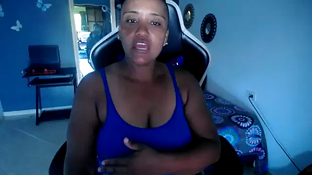 marysol83 online show from April 12, 2026, 3:48 pm