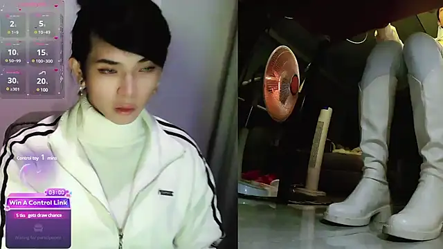 CrytinaSissyCrossdress online show from December 19, 2024, 1:29 pm