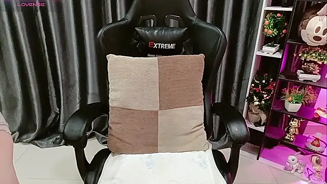 Snapshot of Yuki-yio chatting on February 25, 2026, 1:17 am Yuki-yio online show from February 25, 2026, 1:17 am