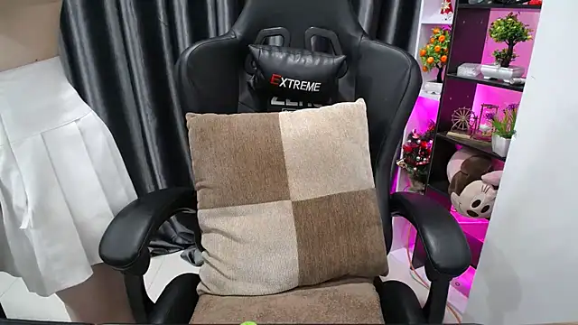 Yuki-yio online show from March 22, 2025, 1:22 am