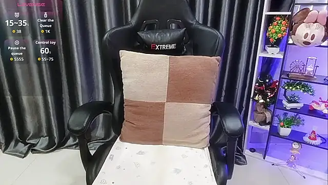 Yuki-yio online show from October 29, 2025, 1:15 am