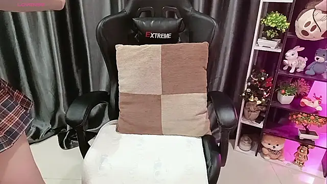 Yuki-yio online show from March 28, 2026, 1:17 am