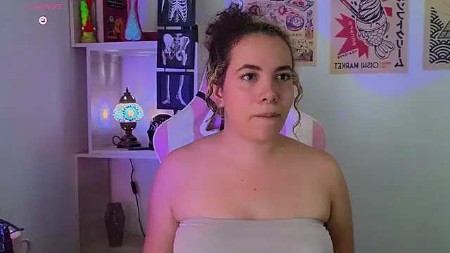 Snapshot of Emma_Wish chatting on February 23, 2026, 4:29 pm Emma Wish online show from February 23, 2026, 4:29 pm