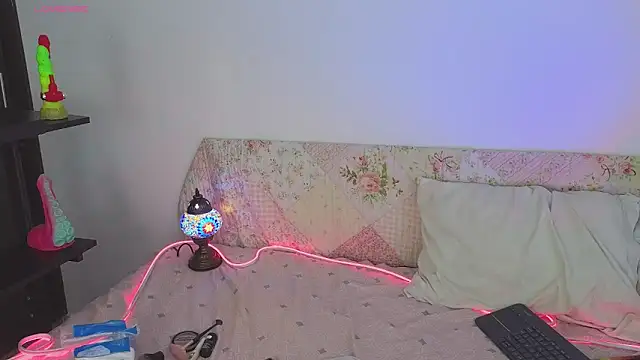 Snapshot of Emma_Wish chatting on February 25, 2026, 5:35 pm Emma Wish online show from February 25, 2026, 5:35 pm