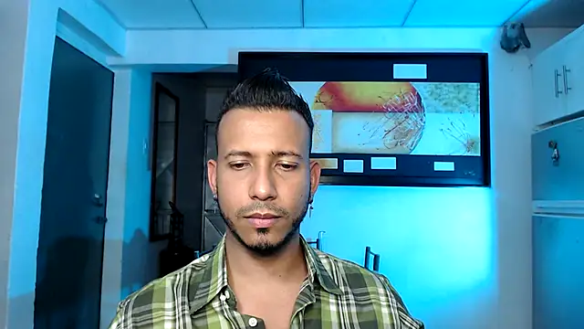 Snapshot of thommerxxx chatting on December 4, 2025, 3:49 am thommerxxx online show from December 4, 2025, 3:49 am