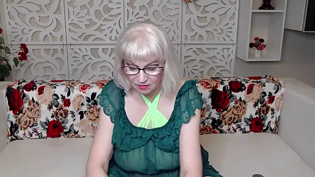 Snapshot of SquirtingMom chatting on April 22, 2026, 6:58 pm SquirtingMom online show from April 22, 2026, 6:58 pm