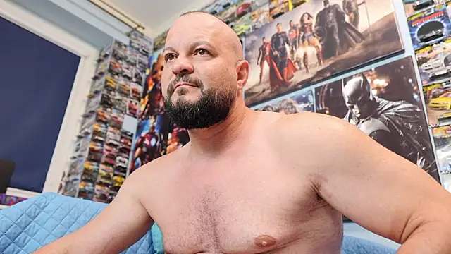 Snapshot of Muscle_Bear chatting on May 29, 2026, 2:28 am Muscle Bear online show from May 29, 2026, 2:28 am