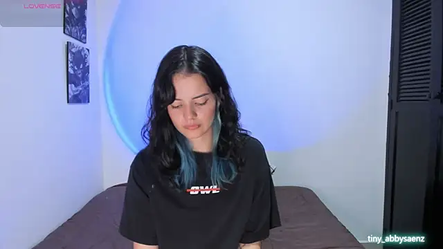 Abby Saenz01 online show from September 11, 2025, 7:25 pm