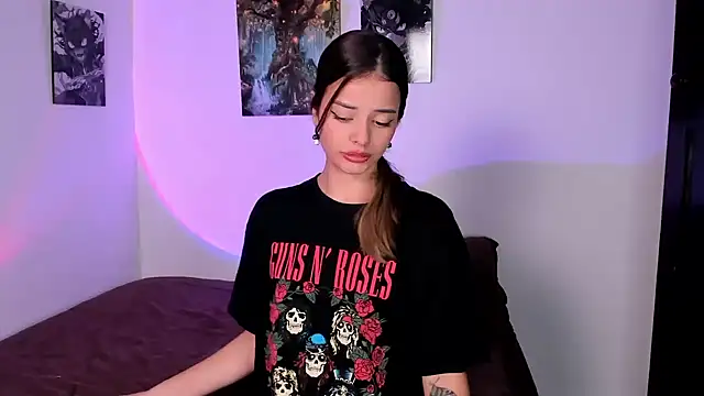 Abby Saenz01 online show from March 31, 2026, 9:39 pm