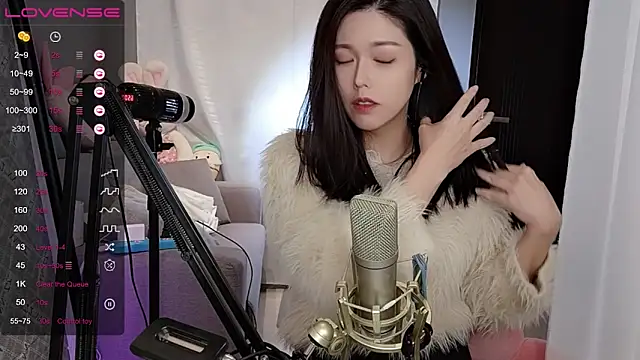 tw lala online show from December 17, 2024, 4:11 pm