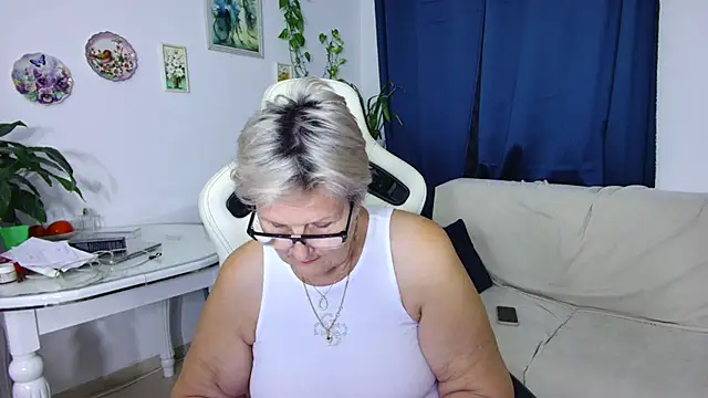 Selenna57 online show from January 7, 2026, 6:13 pm