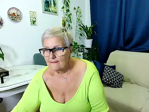 Selenna57 online show from December 4, 2025, 5:56 pm