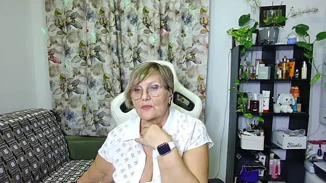 Selenna57 online show from December 27, 2024, 11:42 pm