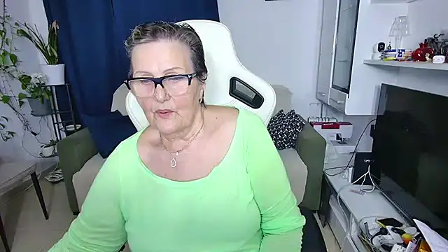 Selenna57 online show from April 5, 2026, 5:30 pm