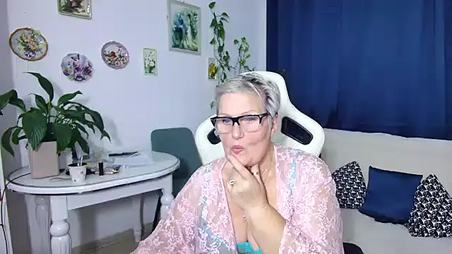 Selenna57 online show from December 20, 2025, 7:17 pm