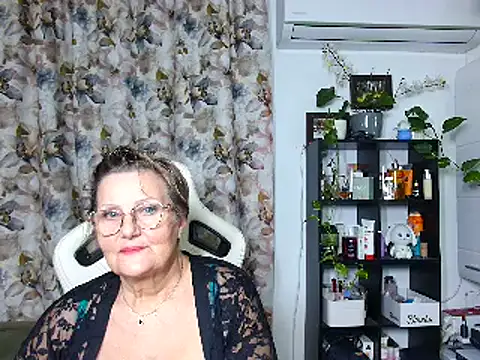 Selenna57 online show from December 18, 2024, 2:10 am