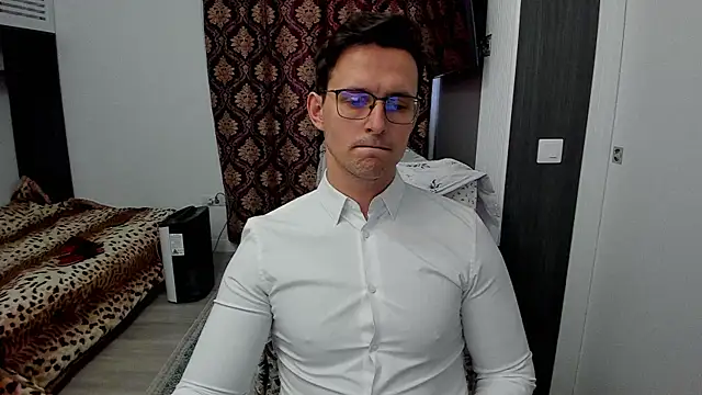 sexxymuscles4u online show from March 12, 2025, 12:26 pm