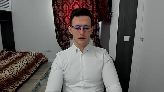 sexxymuscles4u online show from February 21, 2025, 8:40 am