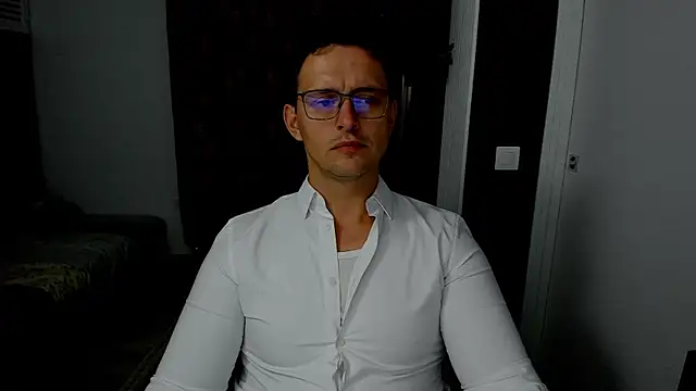 sexxymuscles4u online show from October 19, 2025, 12:52 pm