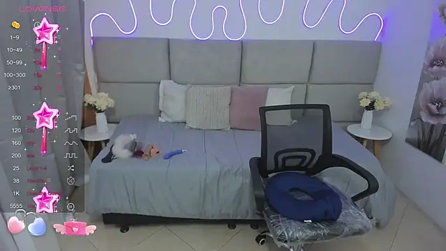 nashiira  online show from December 9, 2024, 7:07 pm