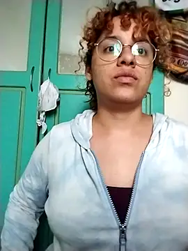 EmmaMelissa0521 online show from October 31, 2025, 8:05 pm