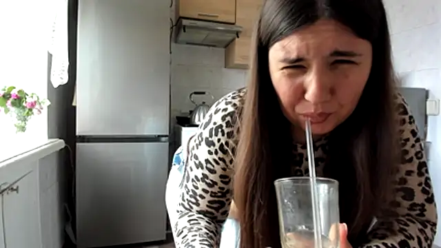 MiaMarrone online show from May 30, 2026, 1:39 pm