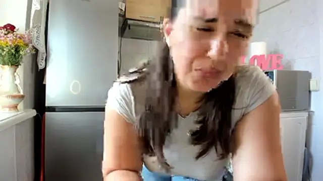 MiaMarrone online show from June 28, 2026, 1:06 pm