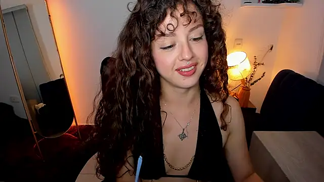 Cassandra Caiin online show from April 19, 2026, 2:56 am