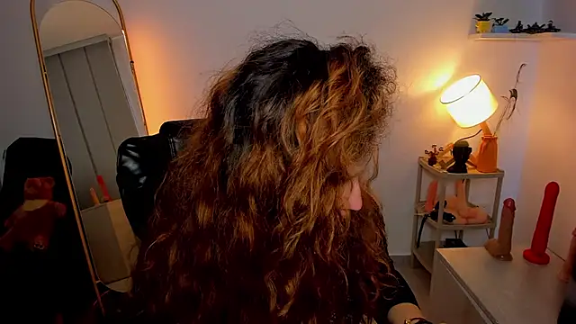 Cassandra Caiin online show from September 14, 2025, 1:44 pm