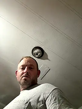 smokeymt420 online show from October 31, 2025, 4:53 am