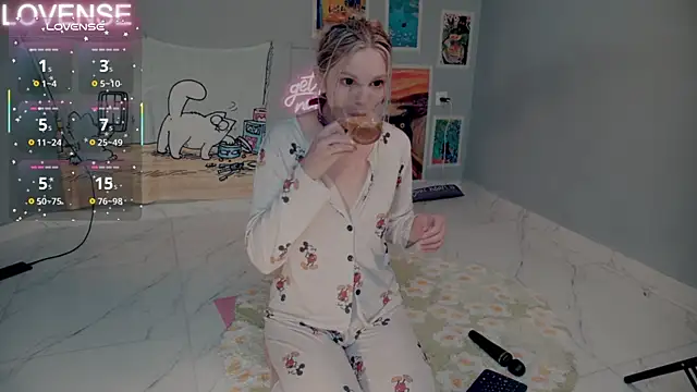 Careful i bite online show from September 16, 2025, 5:08 am