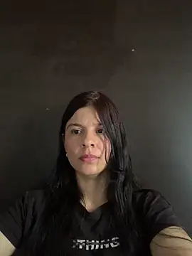 Snapshot of Estefani_32 chatting on June 1, 2026, 9:58 pm Estefani 32 online show from June 1, 2026, 9:58 pm