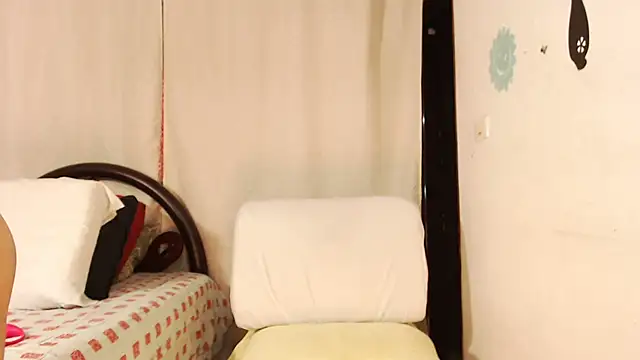 Estefani 32 online show from September 18, 2025, 3:26 pm